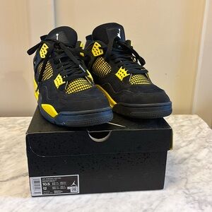 Air Jordan 4 Retro ‘Thunder’ , size 10.5